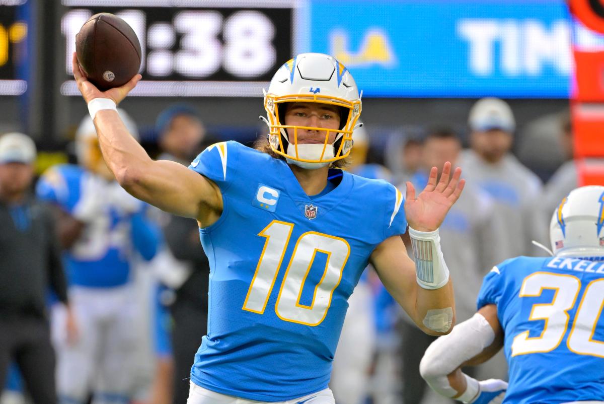 NFL QB salaries: These are the highest-paid quarterbacks in 2023