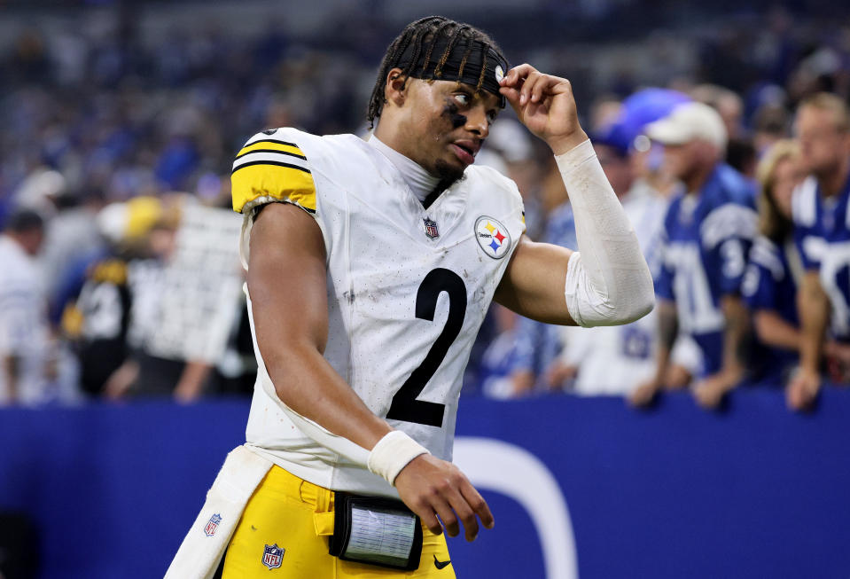 Justin Fields menunjukkan kilatan yang bisa dibangun Steelers meski kalah dalam pertandingan pertama mereka musim ini. (Foto oleh Andy Lyons/Getty Images)