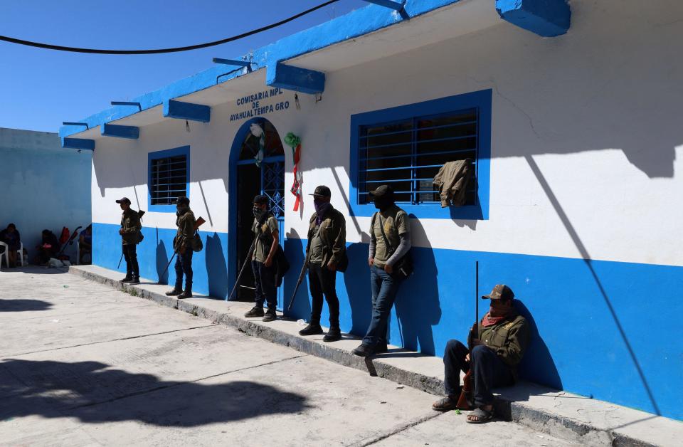 Los niños permanecían en la comisaría del pueblo. (BBC)