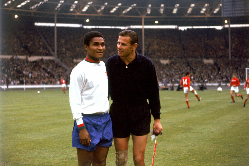 Portugal's Eusebio (l) chats with USSR goalkeeper Lev Yashin (r) before the match   (Photo by PA Images via Getty Images)