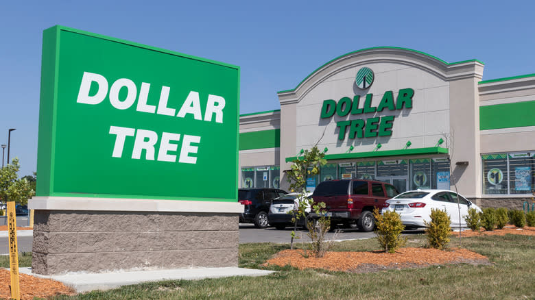 dollar tree store exterior