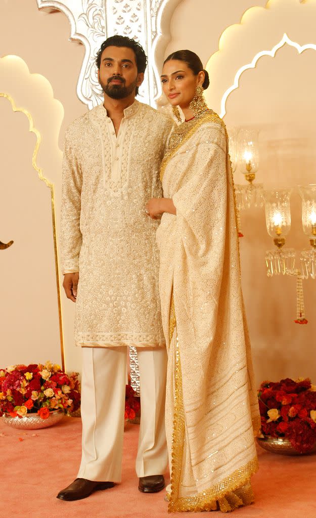 Rahul y Athiya Shetty en la boda de Ambani