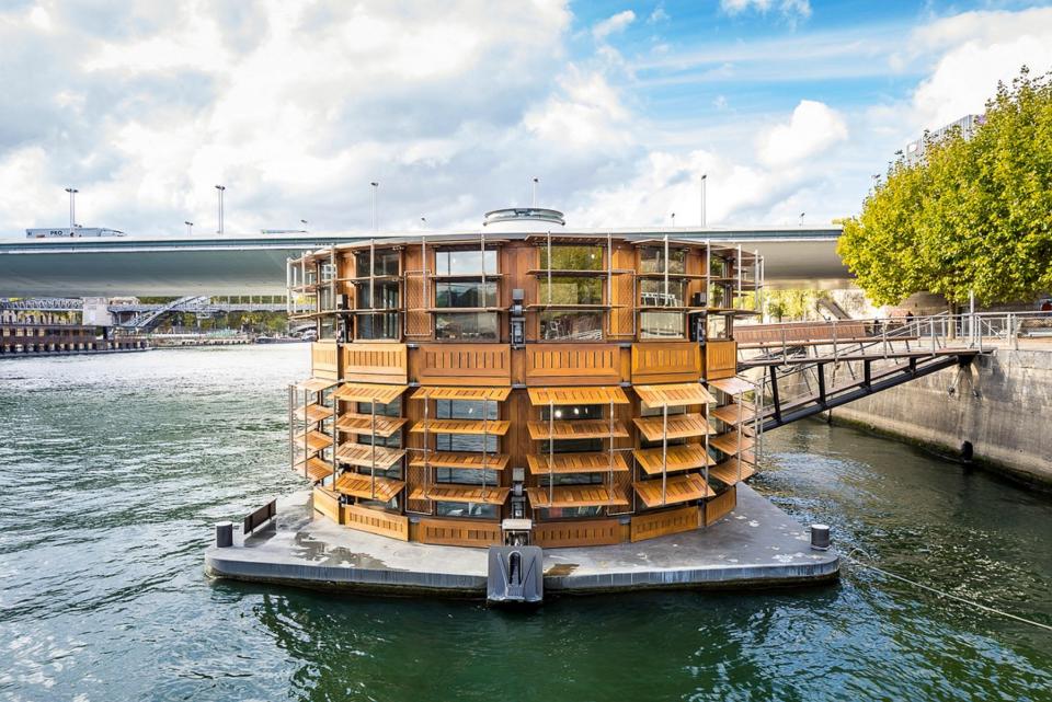 「堅毅號」位在巴黎塞納河上。（圖／海鵬提供）