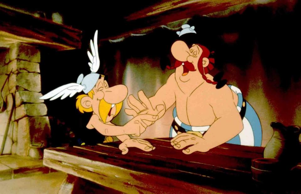 Asterix (links) und Obelix (Bild aus "Asterix - Operation Hinkelstein") haben gut lachen: Die beiden berühmten Gallier bekommen ihre eigene Netflix-Serie. (Bild: Jugendfilm-Verleih)