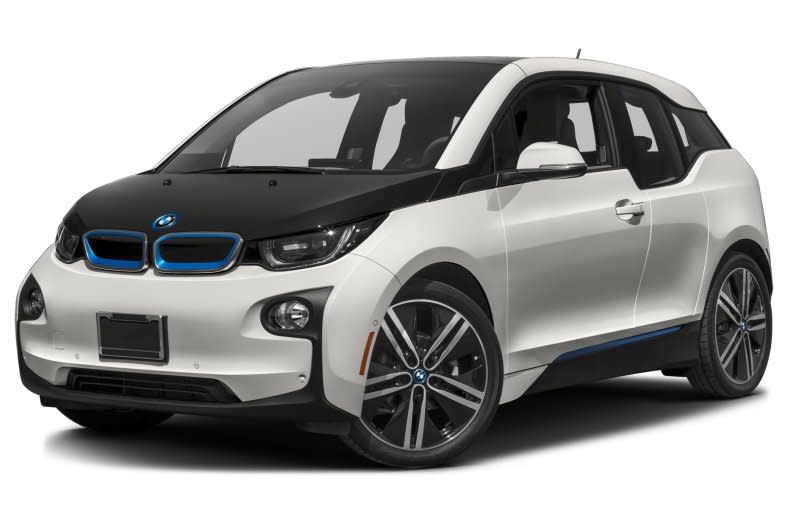 <p>Angetrieben wird der i3 von einem Elektromotor mit 125 kW. Noch in diesem Jahr soll eine Version auf den Markt gebracht werden, deren Reichweite bis zu 450 Kilometer betragen soll. BMW schläft also nicht und wurde dafür mit einer Absatzzahl von 1.126 Modellen belohnt. (Foto: BMW) </p>