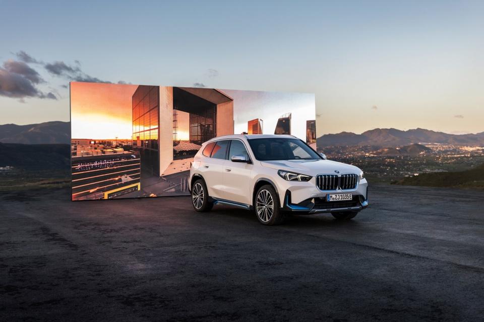 BMW iX1於2023年11月以245輛的成績，拿下電動車銷售亞軍，也讓BMW在傳統高級品牌締造電動車銷售佔比最高紀錄！