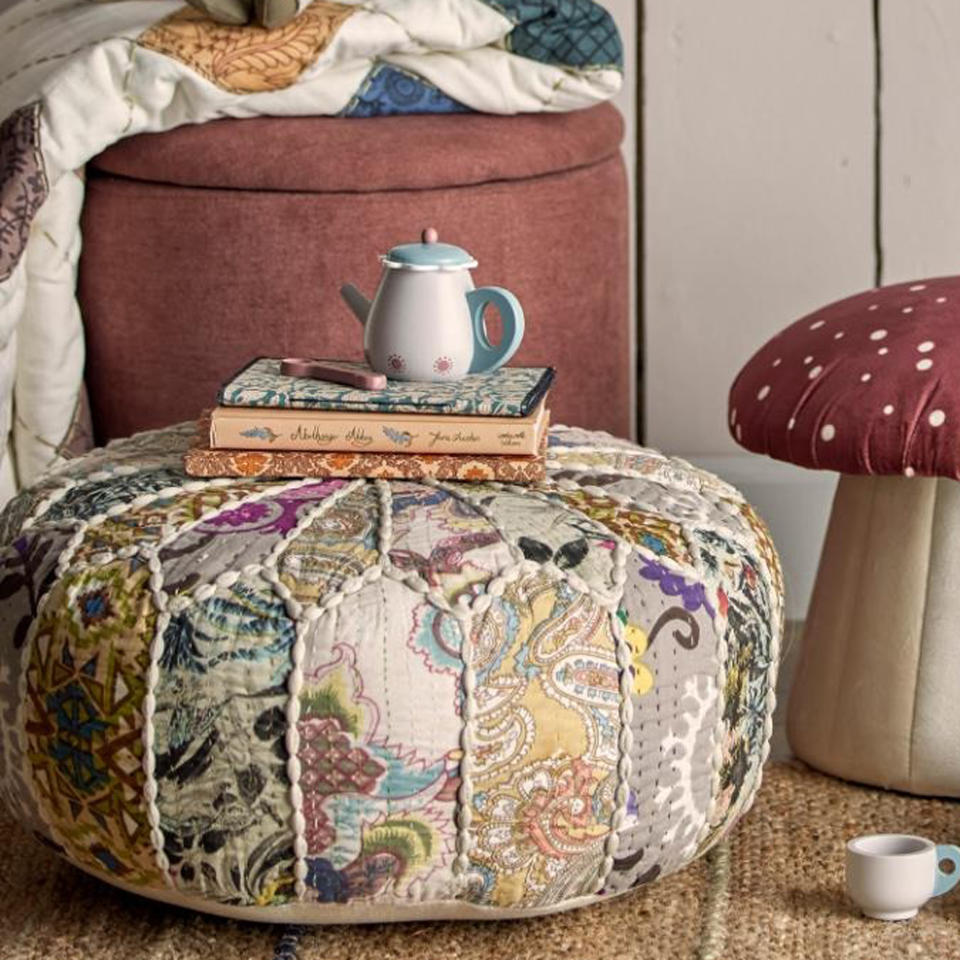 <p>Gert Pouf - Bloomingville : 139 €</p><br><a href="https://www.bloomingville.com/fr/produit/mobilier/pouf-repose-pied/varekort/gert-pouf-marron-coton" rel="nofollow noopener" target="_blank" data-ylk="slk:Acheter;elm:context_link;itc:0;sec:content-canvas" class="link ">Acheter</a>