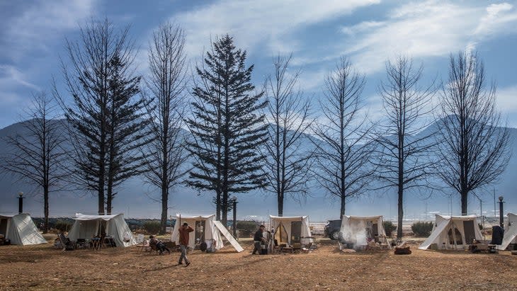 Springbar campers in Seoul, South Korea. (Photo: <a href="https://www.instagram.com/twora_camp/" rel="nofollow noopener" target="_blank" data-ylk="slk:@twora_camp;elm:context_link;itc:0;sec:content-canvas" class="link ">@twora_camp</a>)