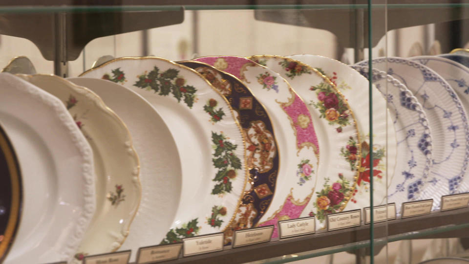 Looking for a discontinued china pattern?  / Credit: CBS News