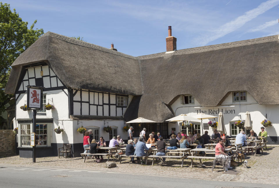 As many as six million extra pints could be drunk over the weekend (Photo by: Geography Photos/UIG via Getty Images)