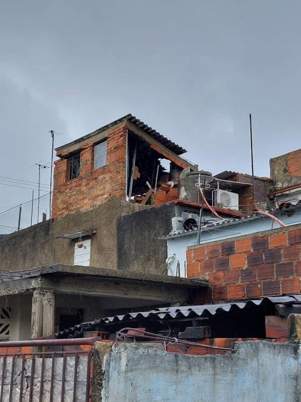 A house in Pinar del Río lost a wall after Hurricane Ian crossed over the city as a forceful Category 3 on Tuesday.