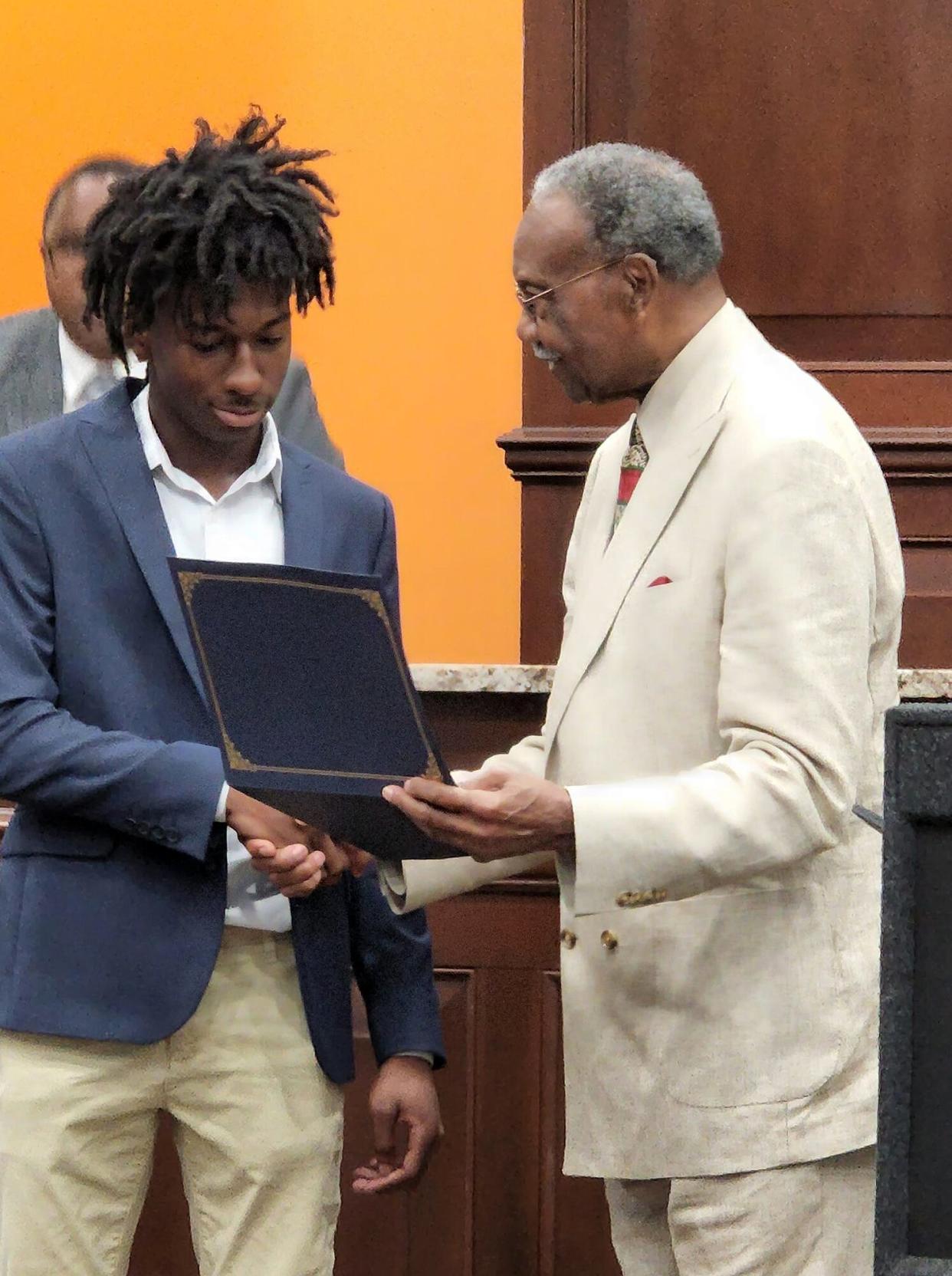Corion Evans, Mississippi Teenager Honored For Saving 3 Girls, Police Officer After Car Plunges Into River