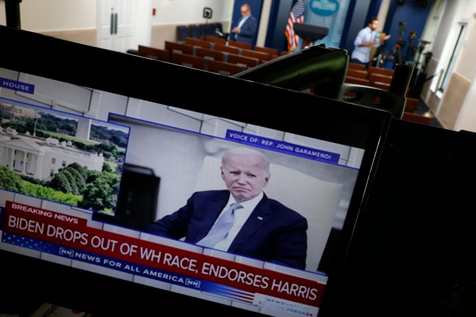 WASHINGTON, DC - JULY 21: Correspondents use the White House Briefing Room to file reports of U.S. President Joe Biden's decision not to seek re-election on July 21, 2024 in Washington, DC. With four months until election day, Biden endorsed his running mate Vice President Kamala Harris to be the Democratic Party nominee. (Photo by Chip Somodevilla/Getty Images)