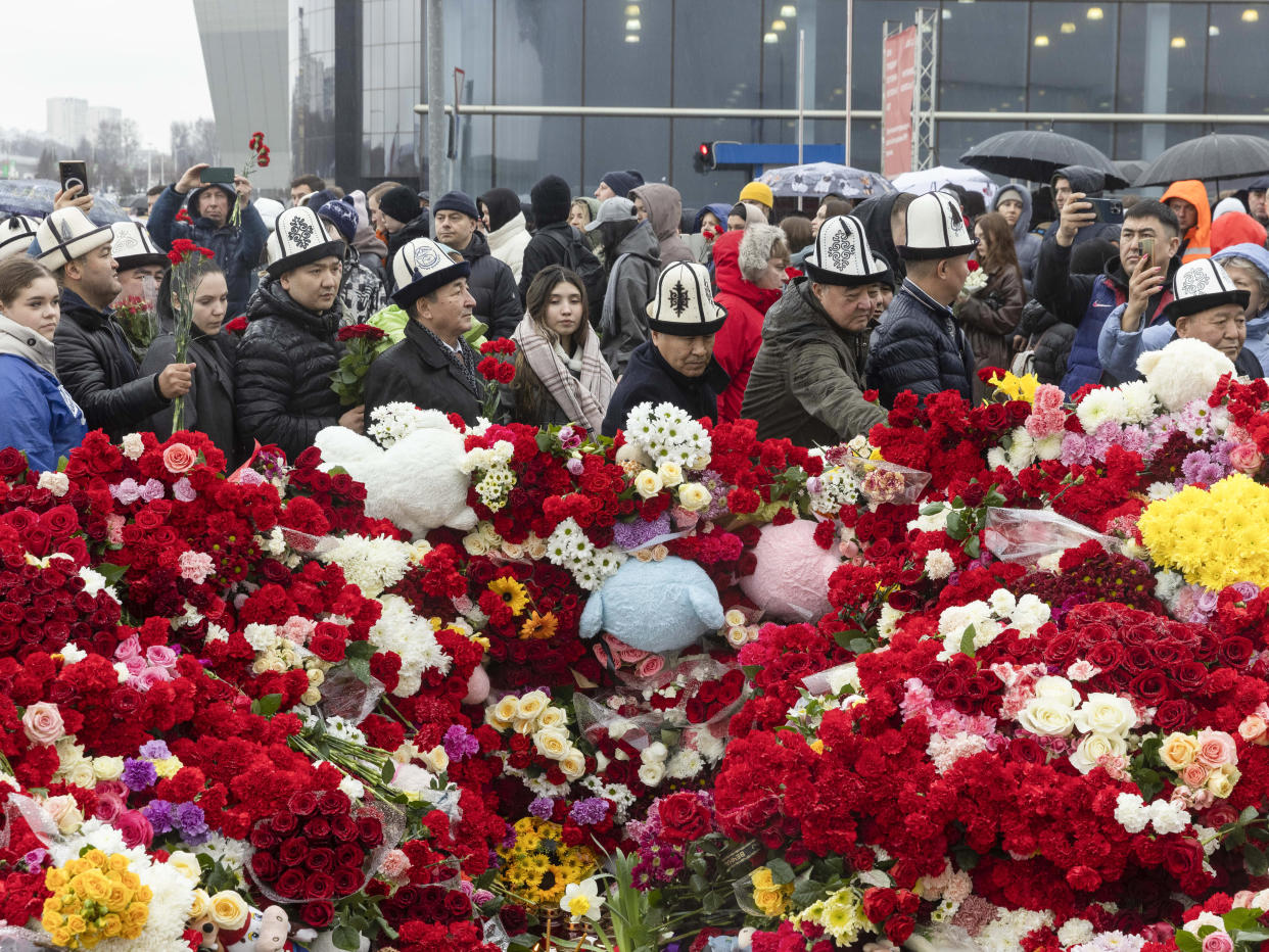 Un mercado donde los tayikos étnicos representan una gran parte de la mano de obra, en Moscú, el 26 de marzo de 2024. (Nanna Heitmann/The New York Times)

