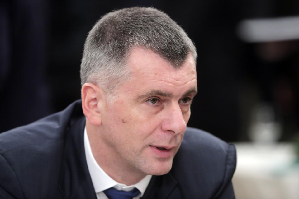 <p>Dos puestos más arriba en la lista Forbes está Mikhail Prokhorov con un patrimonio de 10,2 mil millones de euros. La mayor parte de su fortuna proviene de la venta de su participación del gigante de los metales Norilsk Nickel y también tiene intereses en los sectores energético, bancario y de seguros. Fue además propietario de los Brooklyn Nets de la NBA. (Foto: Mikhail Metzel / TASS / Getty Images).</p> 