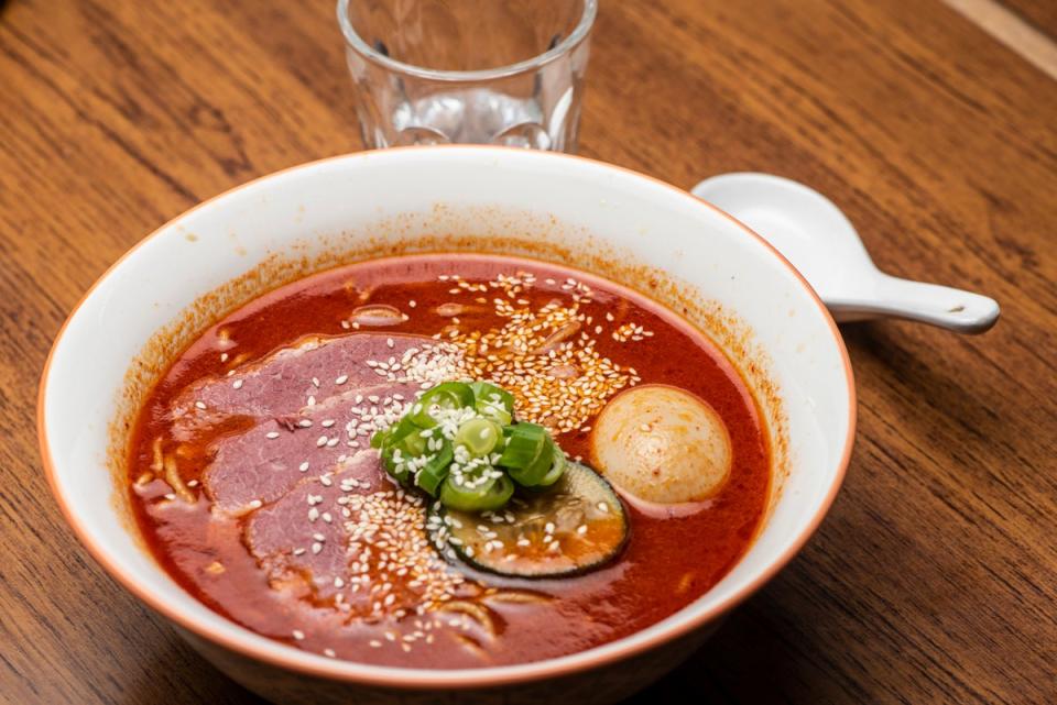 Ramen de carne salada en Supa Ya Ramen en Kingsland Road (Daniel Hambury/Stella Pictures Ltd)