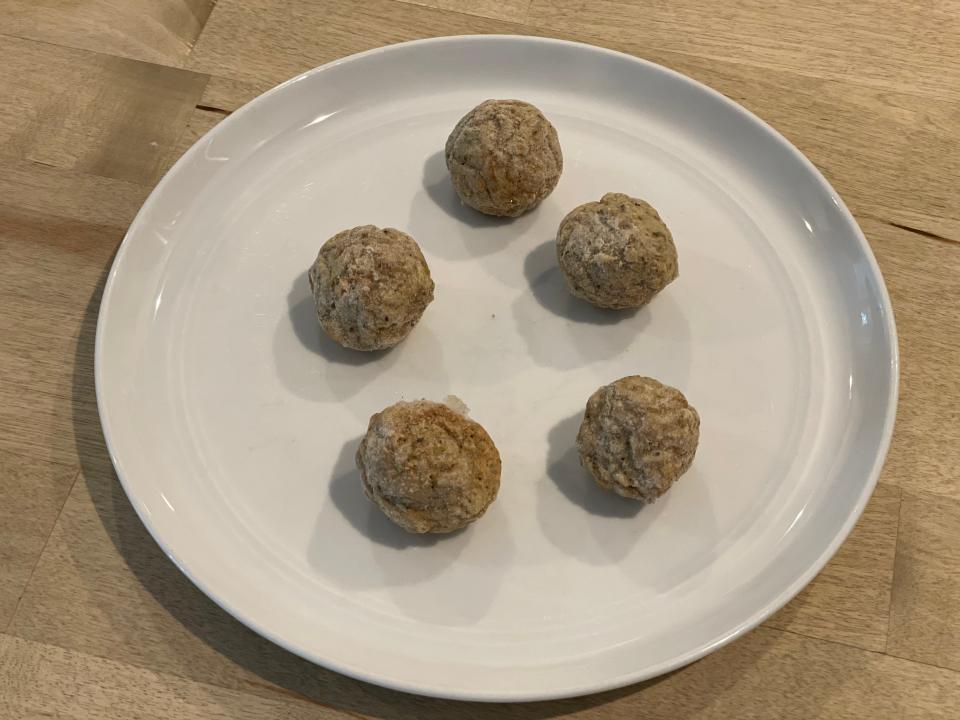 plate of microwaved meatballs