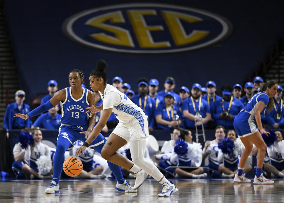 KentuckyFlorida scuffle clears benches; leads to eight SEC women's