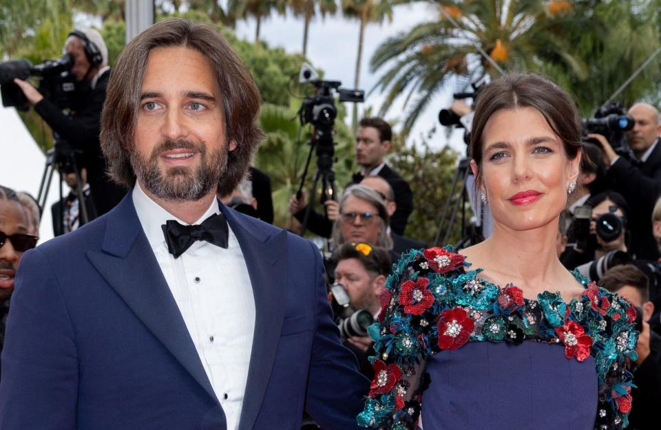 Cannes 2023 : Charlotte Casiraghi illumine le tapis rouge avec son époux Dimitri Rassam