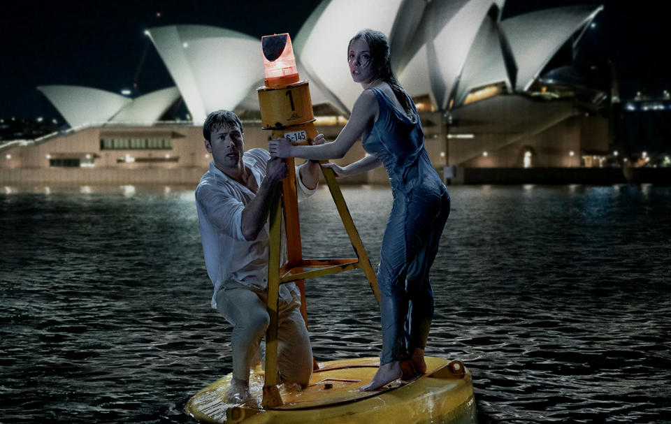 Sydney Sweeney and Glen Powell on buoy in Sydney Harbour