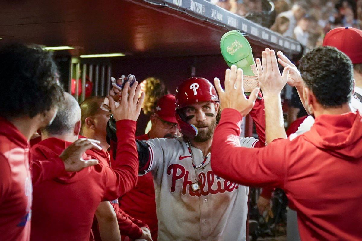 O ataque dos Phillies acorda contra os Diamondbacks.  Pontuação, destaques, notícias e rastreador ao vivo