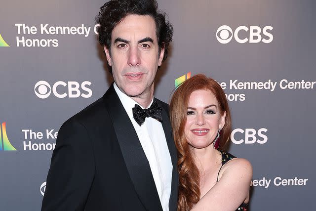 <p>Paul Morigi/Getty </p> Isla Fisher and Sacha Baron Cohen in 2024