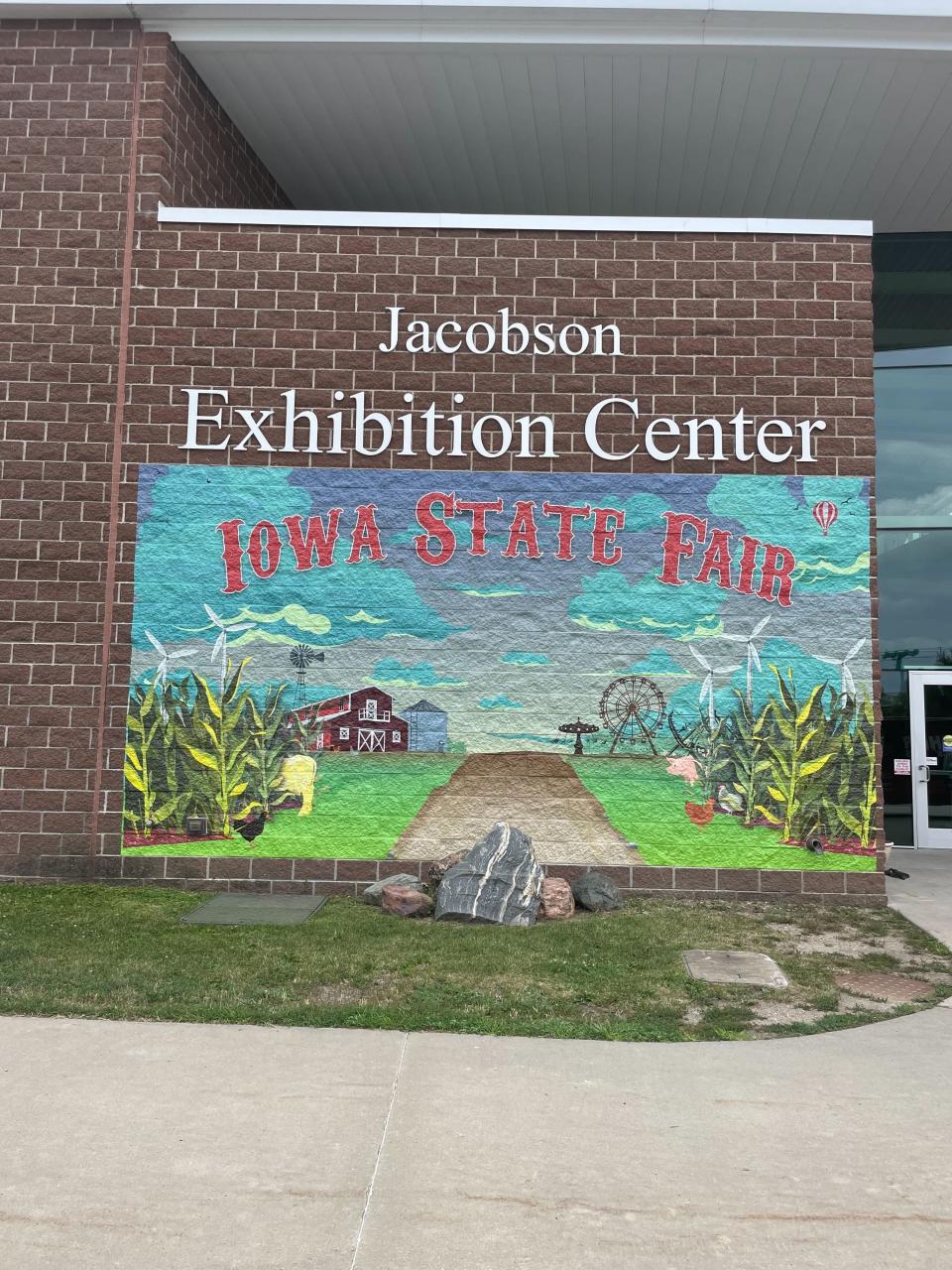 Snap a QR code next to this mural at the Iowa State Fair to see it turn into a 3-D piece of art.
