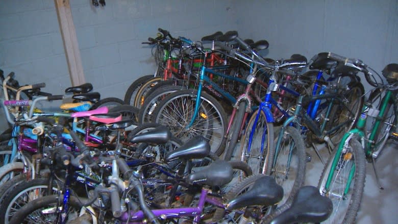 Syrian bike mechanic hooks up Saint Johners with free rides