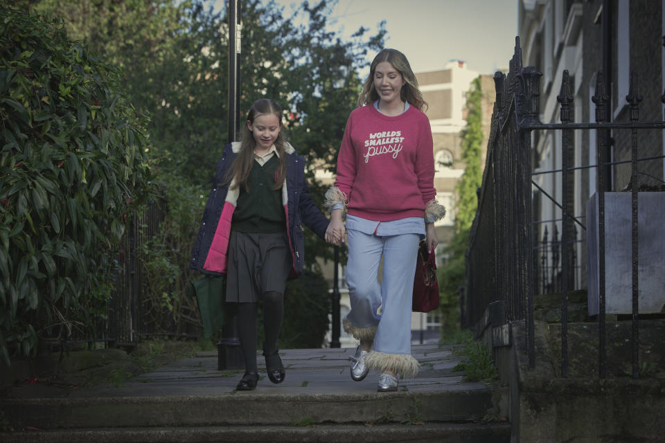 Ryan treats her budding Tory daughter (Katy Byrne) to a riff on immigration during a school run. (Photo: Simon Ridgway/NETFLIX © 2020)