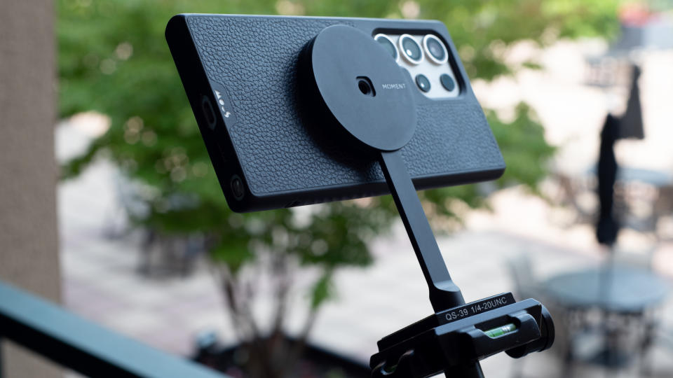 Samsung Galaxy S23 Ultra on magnetic tripod mount