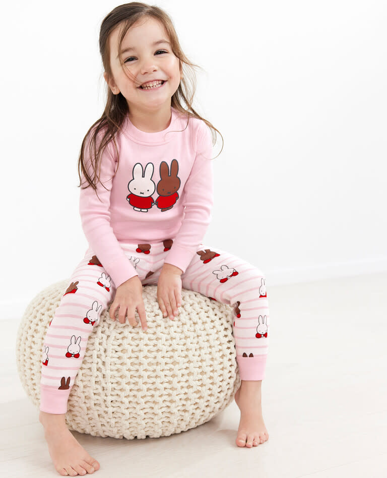 <p><a href="https://go.redirectingat.com?id=74968X1596630&url=https%3A%2F%2Fwww.hannaandersson.com%2Fpajamas-kids-long-johns%2F67339-WE3.html&sref=https%3A%2F%2Fwww.countryliving.com%2Flife%2Fkids-pets%2Fg60130410%2Feaster-pajamas-for-the-whole-family%2F" rel="nofollow noopener" target="_blank" data-ylk="slk:Shop Now;elm:context_link;itc:0;sec:content-canvas" class="link ">Shop Now</a></p><p>Miffy Print Long John Pajama Set</p><p>hannaandersson.com</p><p>$40.00</p>