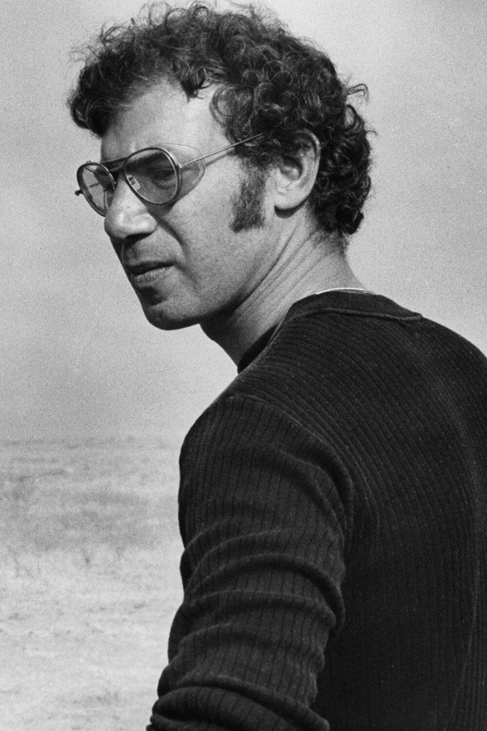 Director Bob Rafelson in a publicity portrait from the film 'Five Easy Pieces', 1970. (Photo by Columbia Pictures/Getty Images)