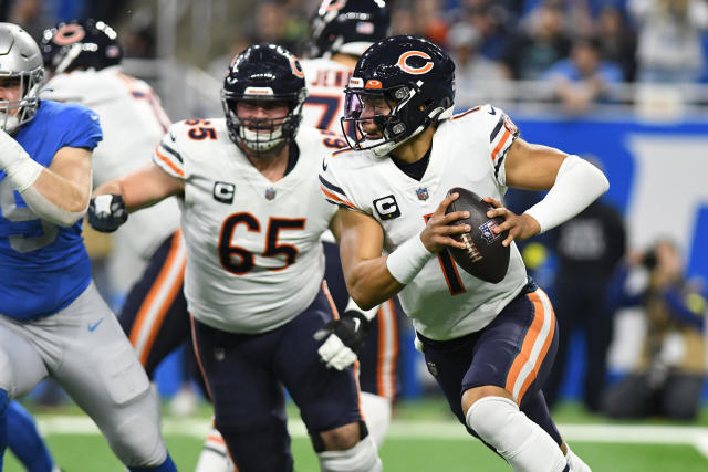 Justin Fields breaks 20 mph on 60-yard run for Bears