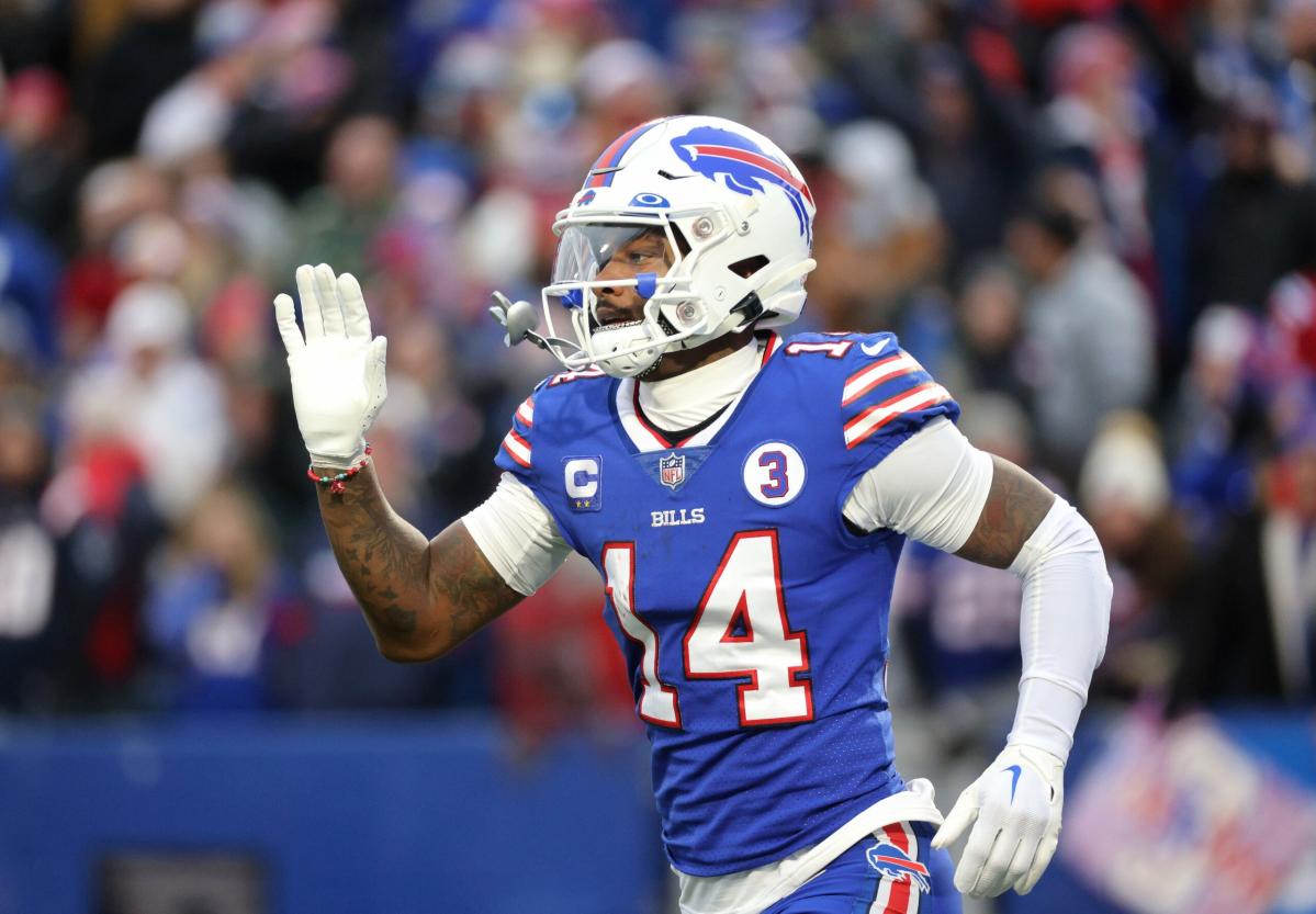 Stefon Diggs Reacts To The Buffalo Bills Fake Jerseys [TWEET]