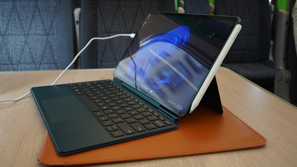 Robo & Kala 2-in-1 laptop