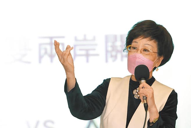 台灣民主太平洋聯盟17日舉辦「2022論壇–從馬關條約談兩岸新關係」，前副總統呂秀蓮表示，由馬關條約、俄烏戰爭得知，台灣沒有現狀可以維持，除了備戰外，還要避戰，突破現狀避免戰爭，「維持現狀是自我麻痺！」呂更倡議，應以「一個中華」取代「一個中國」，以「兩岸統合」取代「兩岸統一」。（劉宗龍攝）