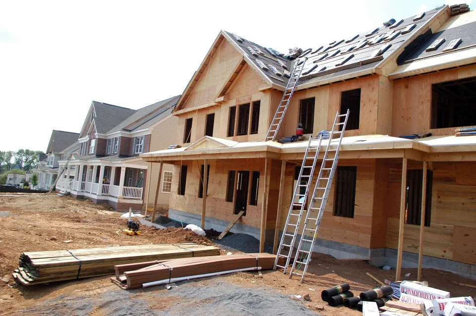 BUCKINGHAM, PA - AUGUST 24:  An unfinished home sits on a lot at the Windsor Square development August 24, 2006 in Buckingham, Pennsylvania. New home sales dropped 4.3 percent in July and the inventory of unsold homes have hit record highs as the real estate market continues to soften.  (Photo by William Thomas Cain/Getty Images)