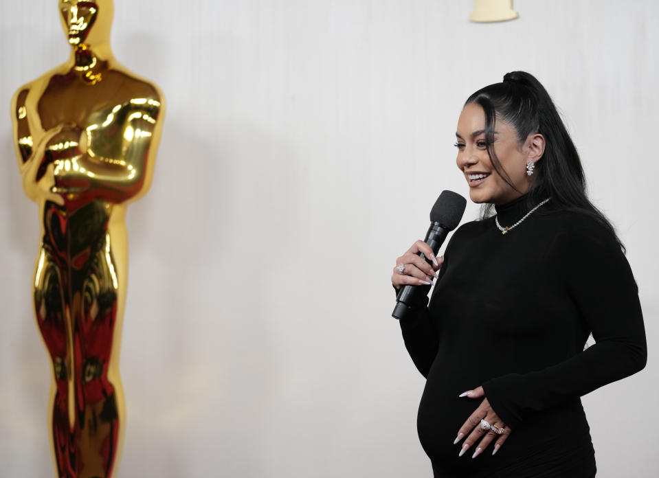 Vanessa Hudgens llega a los Oscar el domingo 10 de marzo de 2024, en el Teatro Dolby en Los Ángeles. (Foto AP/Ashley Landis)