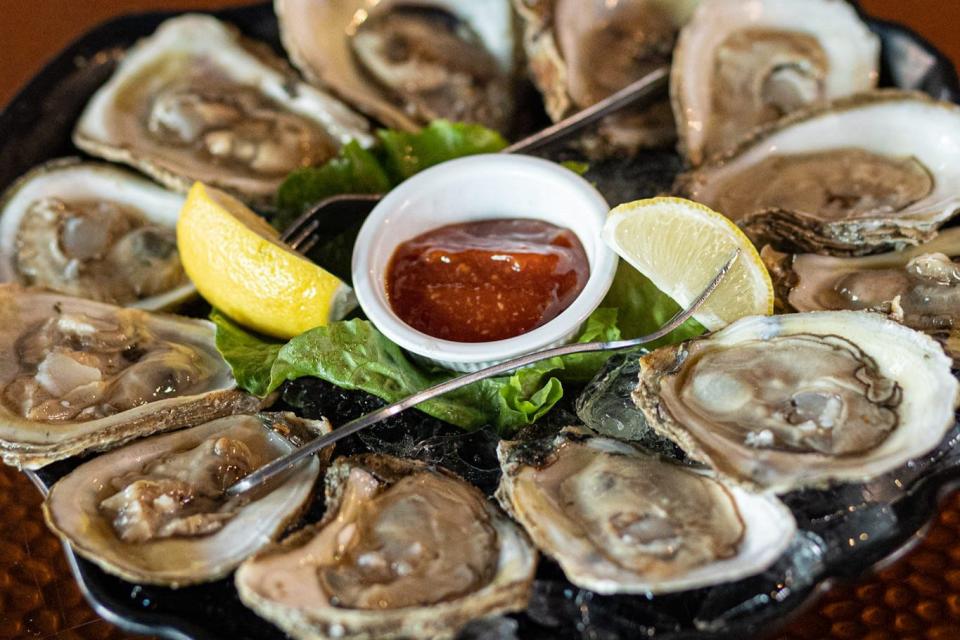 Fin & Flame Grill and Oyster Bar in Palm City features oysters.