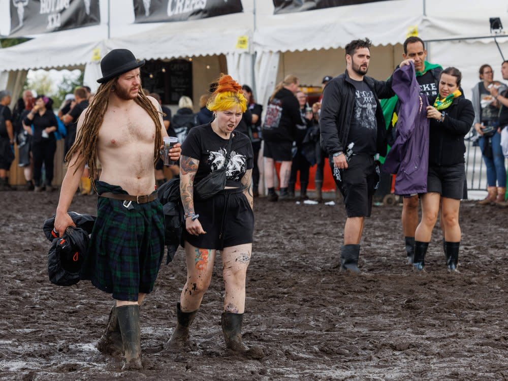 Regenmassen haben das Gelände des Wacken Open Airs in ein Schlammfeld verwandelt. (Bild: imago/Dirk Jacobs)