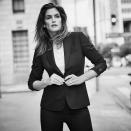 Loin d’elle l’idée de raccrocher ! À 54 ans, Cindy Crawford vient d’accepter de représenter la marque américaine de vêtements Jones New York et a fièrement posté une photo de la campagne "We mean business" sur son compte Instagram. <em>©instagram@cindycrawford/jonesnewyork</em>