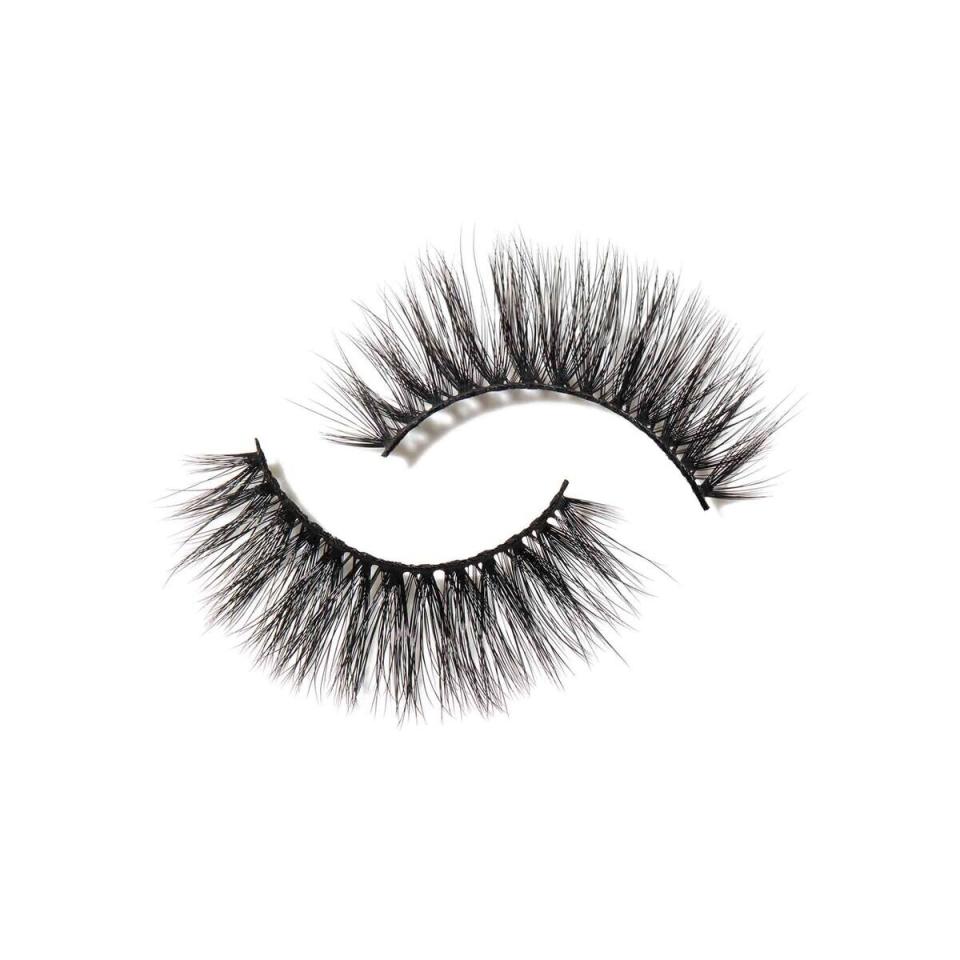 <strong><a href="https://www.anastasiabeverlyhills.com/false-lashes-domina/ABH01-10010.html?cgid=eyes-false-lashes">Anastasia Beverly Hills: Domina, $12</a></strong>