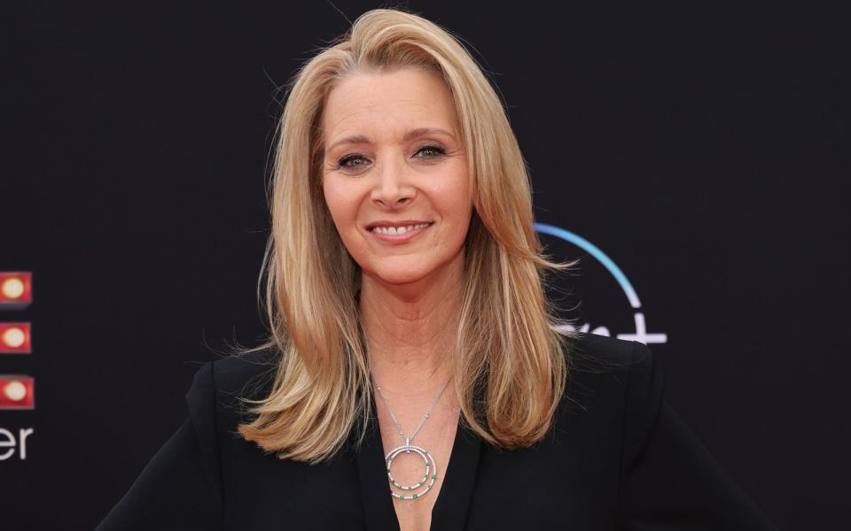 Oder sind Linkshänder doch lustiger als der Rest? "Friends"-Star Lisa Kudrow ist einer von zahlreichen "linken" Comedy-Stars ... (Photo by Amy Sussman/Getty Images) (Bild: Amy Sussman/Getty Images)