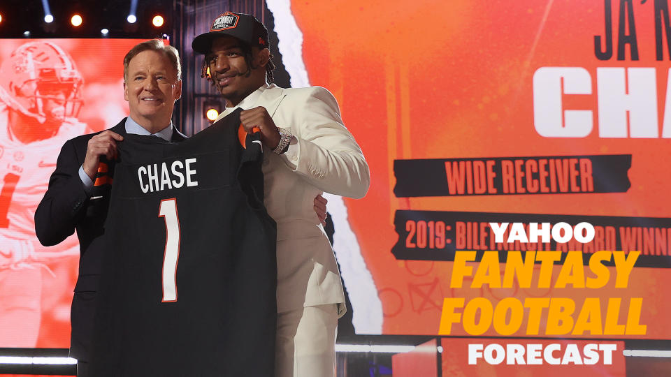 Cincinnati Bengals WR Ja'Marr Chase poses with NFL commissioner Roger Goodell on Thursday night. (Photo by Gregory Shamus/Getty Images)