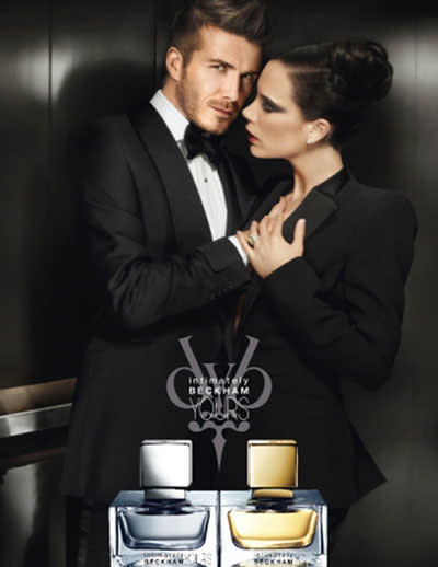 Kein Celebrity-Paar verkauft sich selbst so grandios wie David und Victoria Beckham. Für „Intimately“ spielen die beiden Fremde, die sich im Aufzug gefährlich nahe kommen... (Bild: ddp images)