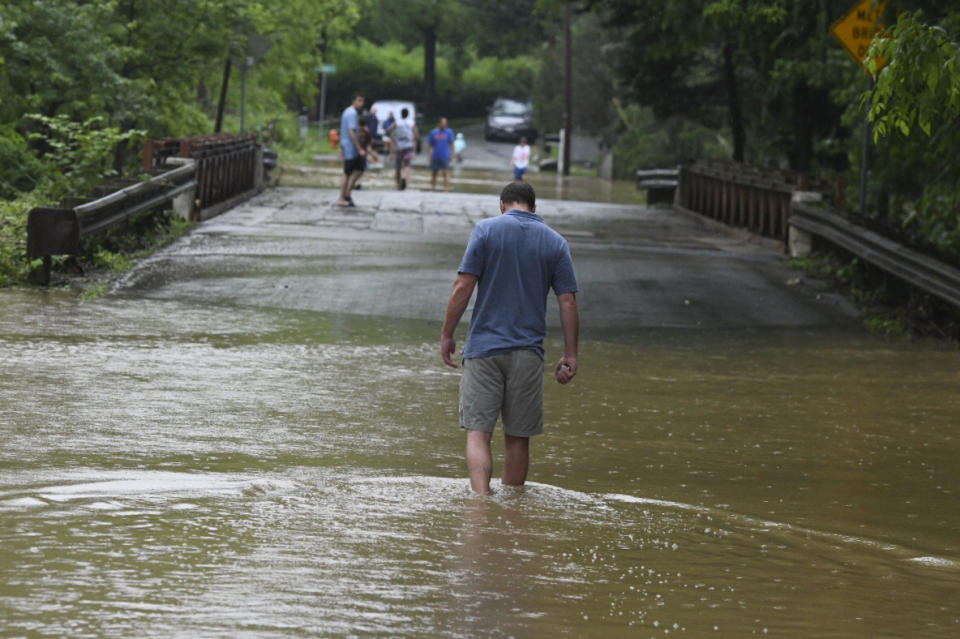 Devastating floodwaters rip through Ellicott City, Md.