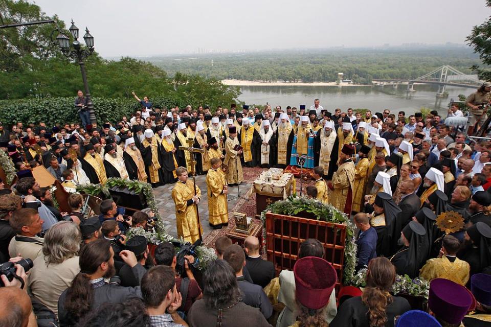 Metropolitan Onufriy (C) of the Ukrainian Orthodox Church of the Moscow Patriarchate (UOC-MP) heads a prayer service at the St. Volodymyr Hill in Kyiv, Ukraine on July 27, 2016. (Vasyl Shevchenko/Pacific Press/LightRocket via Getty Images)