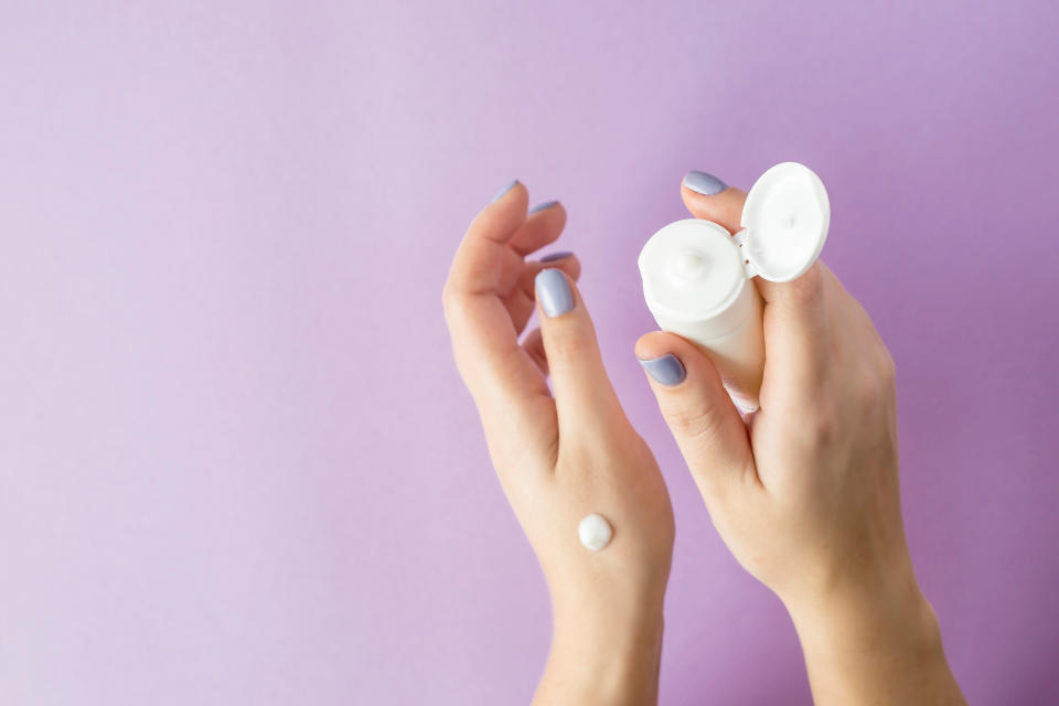 Mit Handcreme kann man so einiges anstellen (Symbolbild: Getty Images)