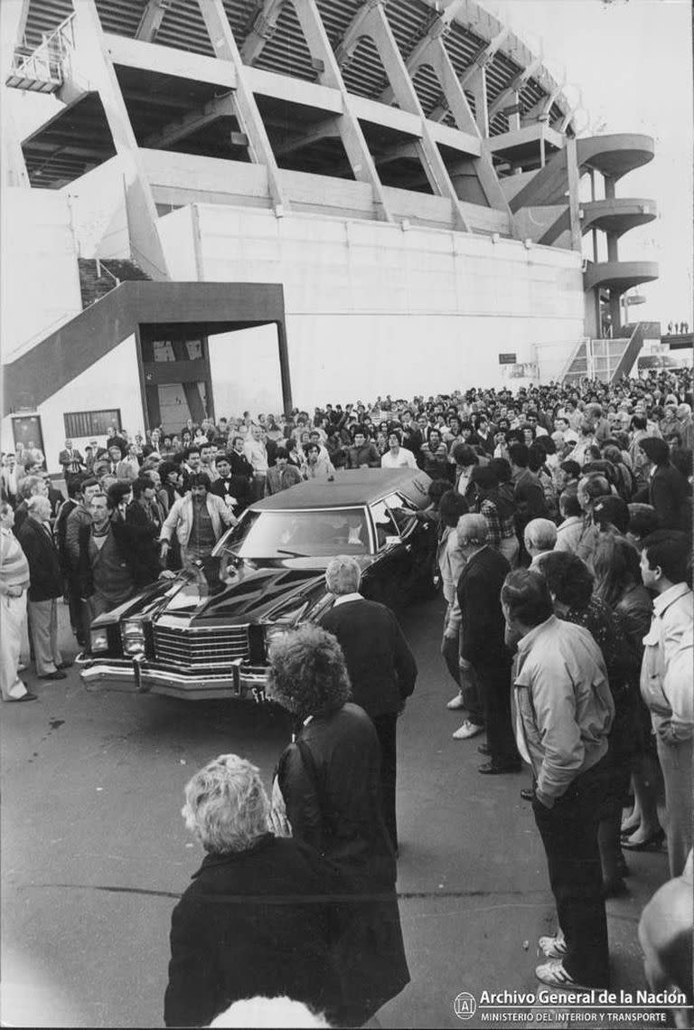 El velatorio de Labruna se hizo en el Monumental. Murió el 19/9/83.