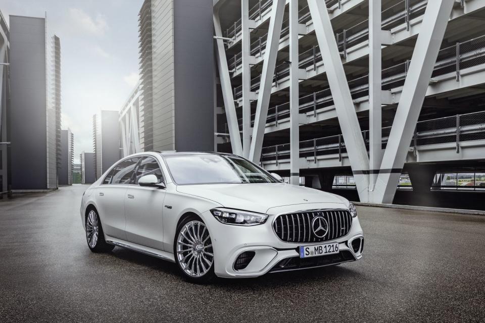 <p>While the S63 still uses a twin-turbocharged 4.0-liter V-8, it now adds an electric motor and battery mounted on the rear axle.</p>